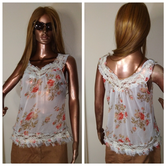 Passport Tops - Passport floral printed lace tank top